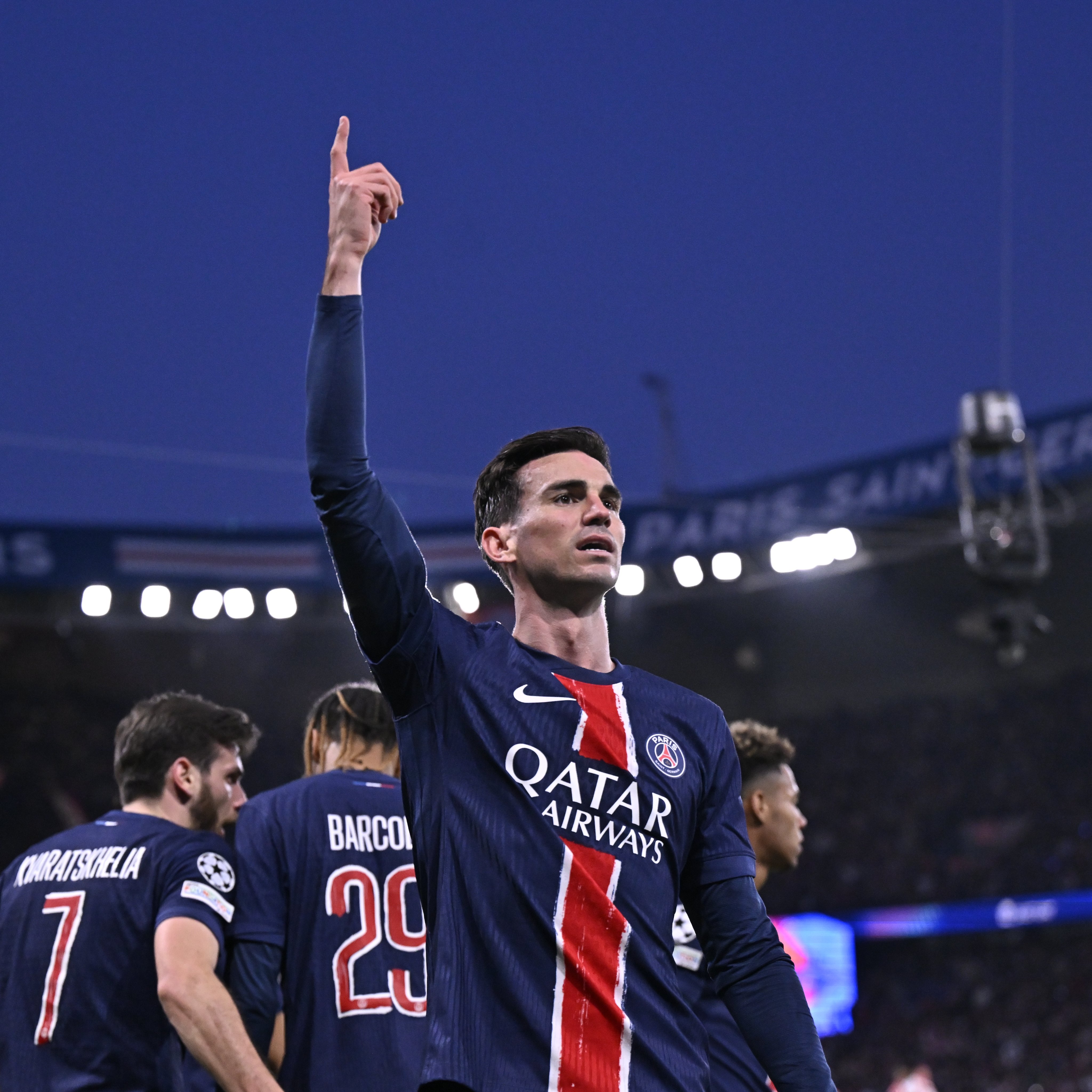 开云体育 -关于赛后巴黎圣日耳曼备战中超，主帅复盘细节曝光，信心回归，训练强度明显提升的信息