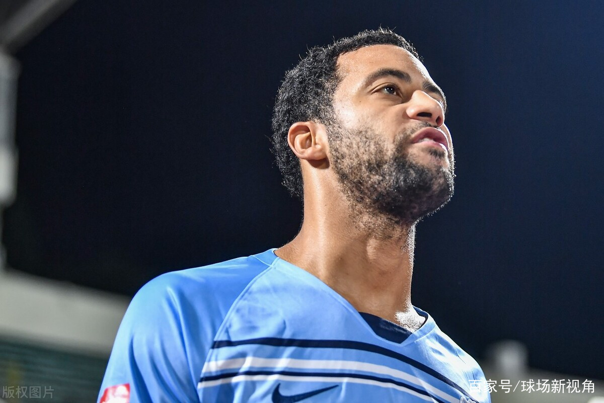 葡超转会期走向成谜；里昂门线救险；气氛紧张；轮换策略成焦点的简单介绍