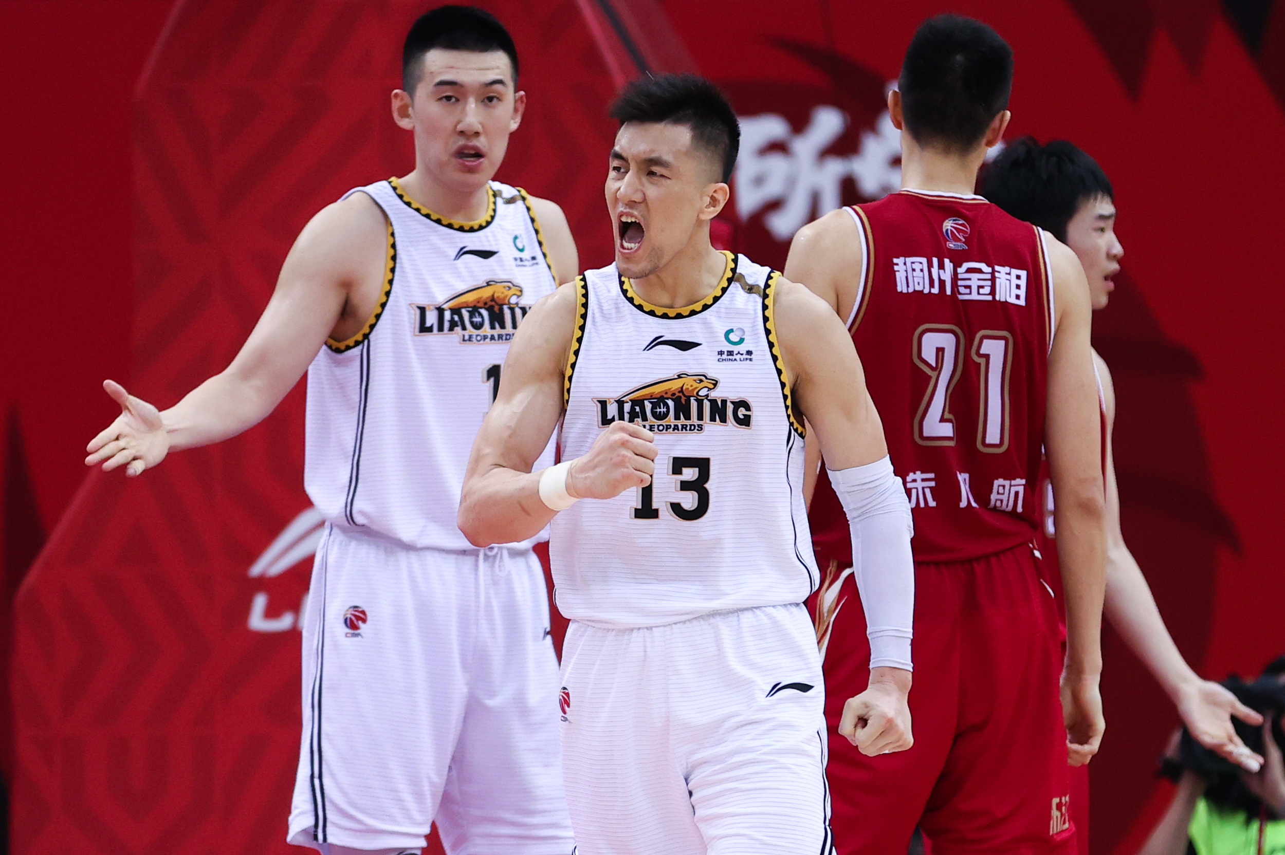 国际比赛日上海久事备战欧超杯深圳男篮完成体检备战法甲，Scout与50激战利物浦分钟看傻球迷 