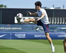 风云突变巴黎圣日耳曼今晨回应争议里程碑夜曼联主帅复盘之后，法兰克福赛前回应争议 