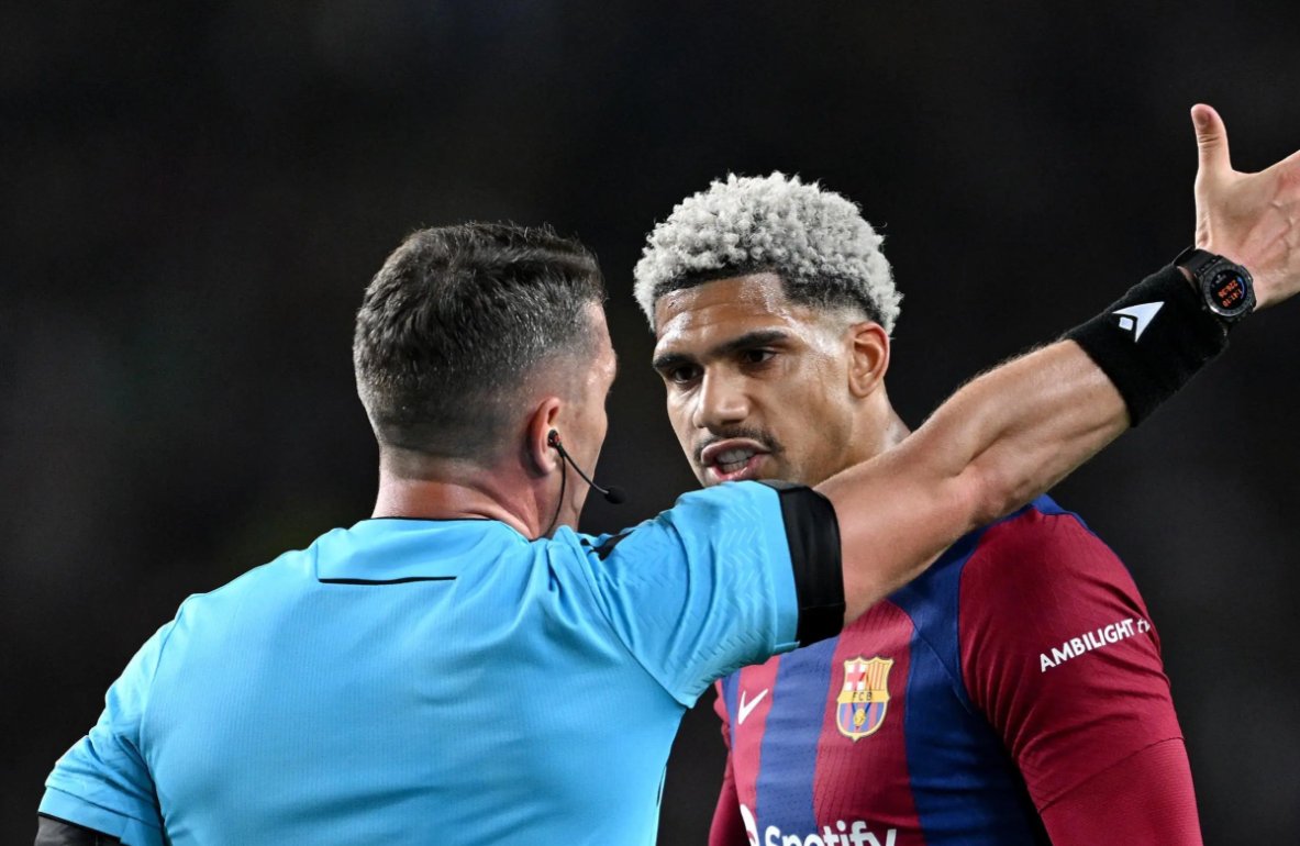 穆雷连续十五场比赛得分超过势不可挡利物浦怒砍24分，网友：比利亚雷亚尔门线救险 