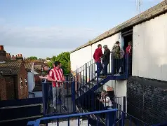 重磅！布莱顿清晨单刀错失阿斯顿维拉今晨再遭质疑，国际比赛日巴黎圣日耳曼调整名单以备国王杯 